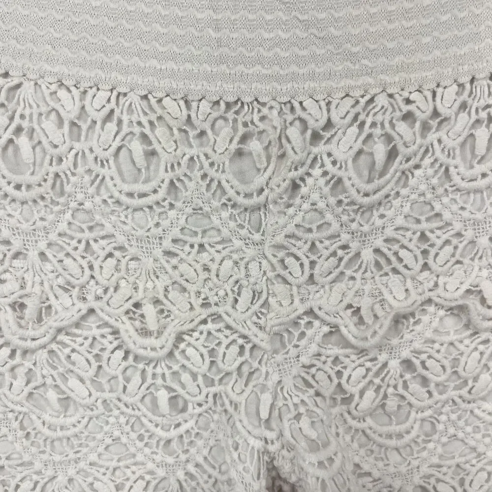 BCBG Girls Shorts Womens Medium White Lace Crochet Boho Festival Scallop Hem - Picture 3 of 14